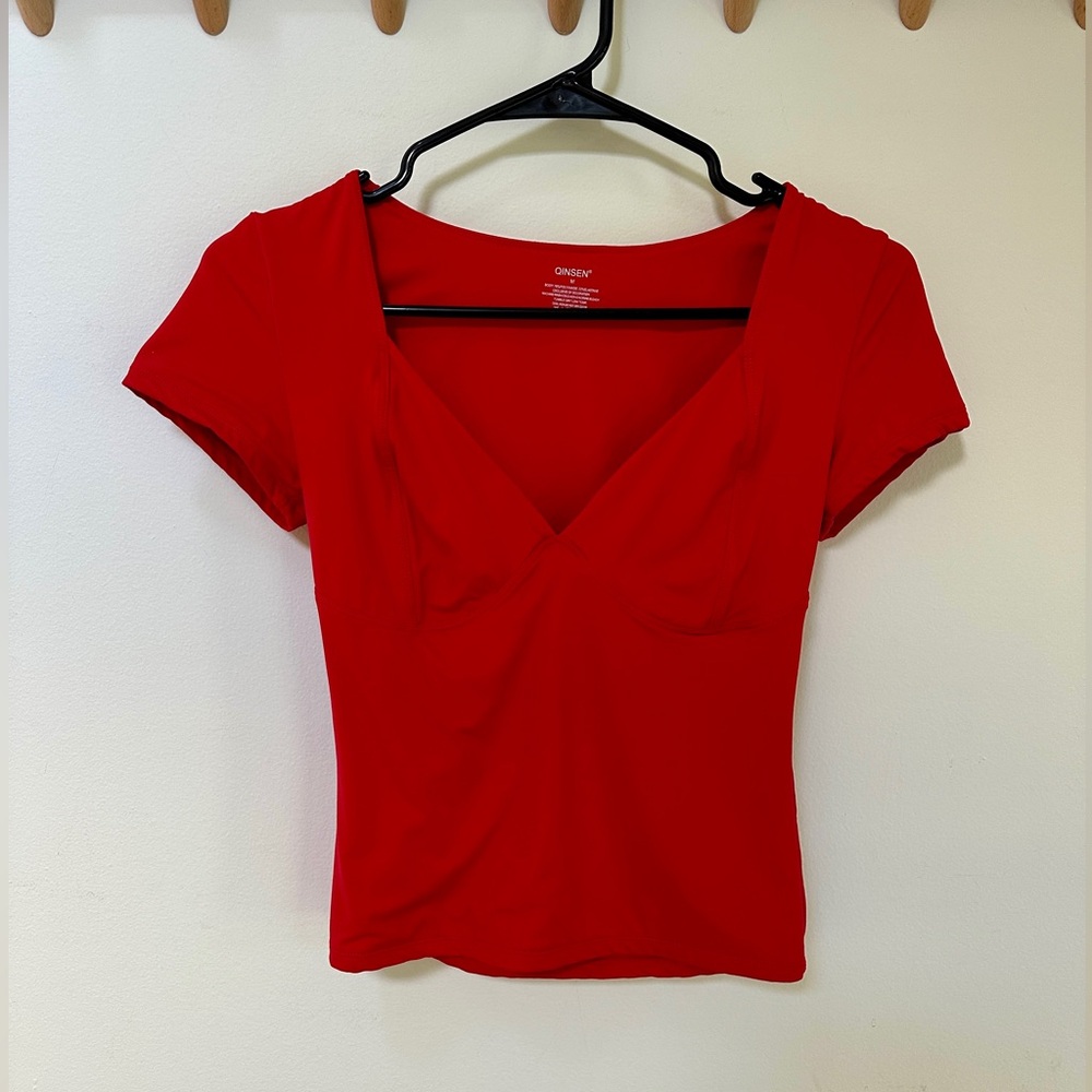 Qinsen V-Neck Blouse, Color Red, Size Medium